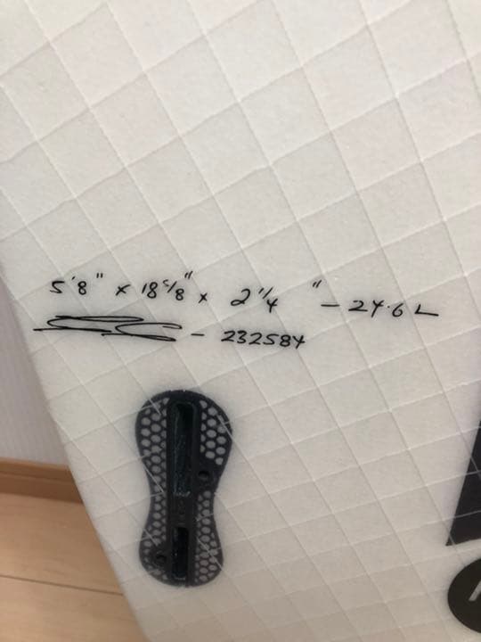 JS Air17X Hyfi 5’8” 24.6L 手渡し