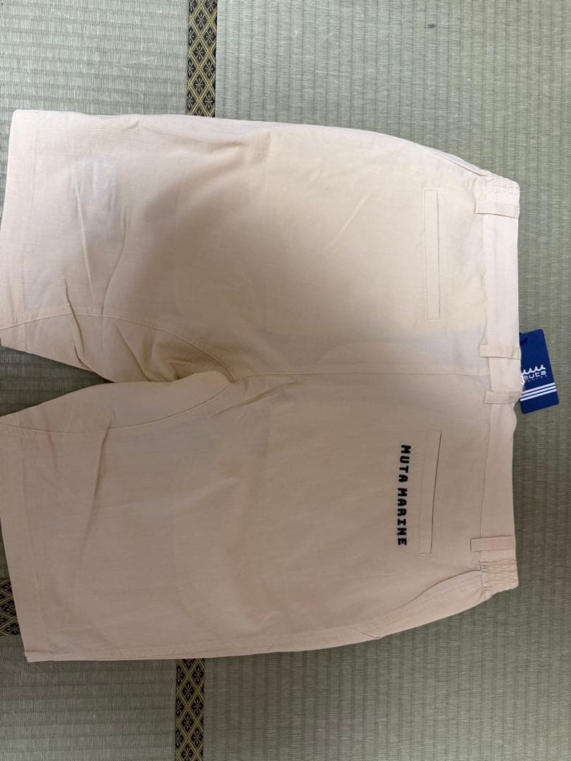 mutaMARINE イエローショートパンツ サイズ8