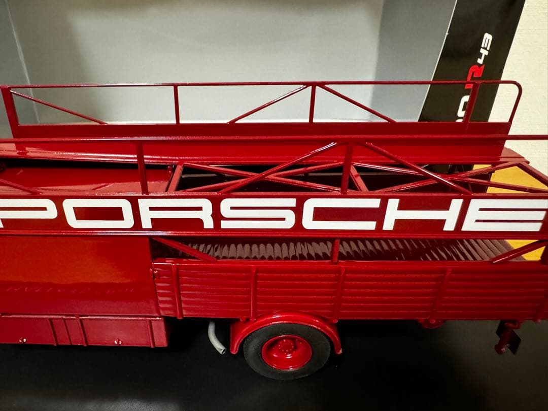 【Schuco】限定2000台 MAN Porscheレーシングトランスポーター