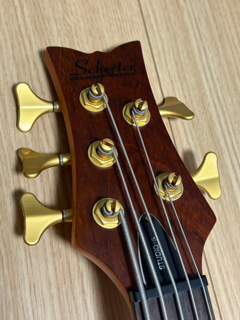 SCHECTER 5弦ベースstiletto studio5＋ソフトケース付き