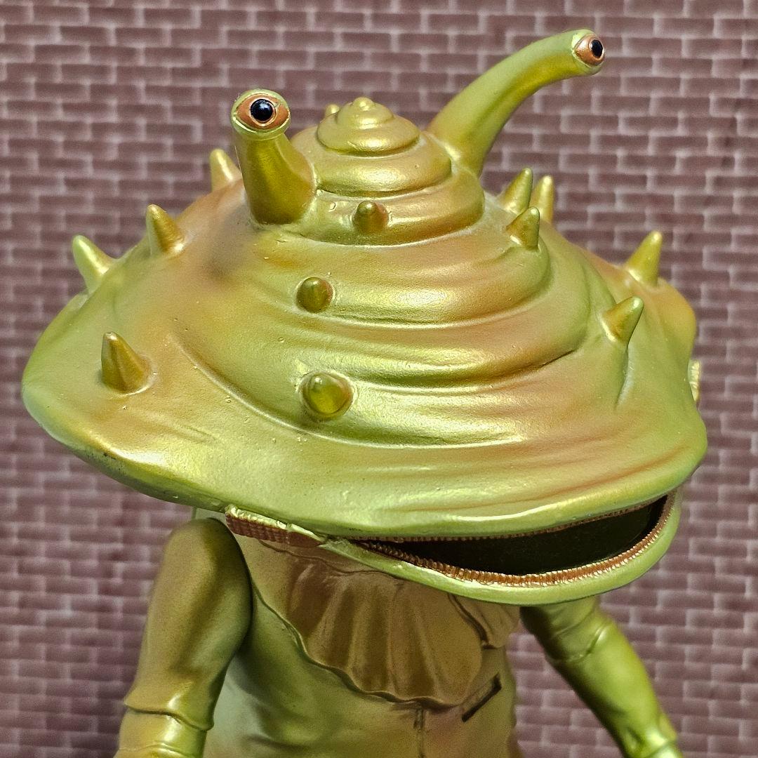 金運アップ！幸運のカネゴン　ゴールドバージョン　ソフビ　フィギュア