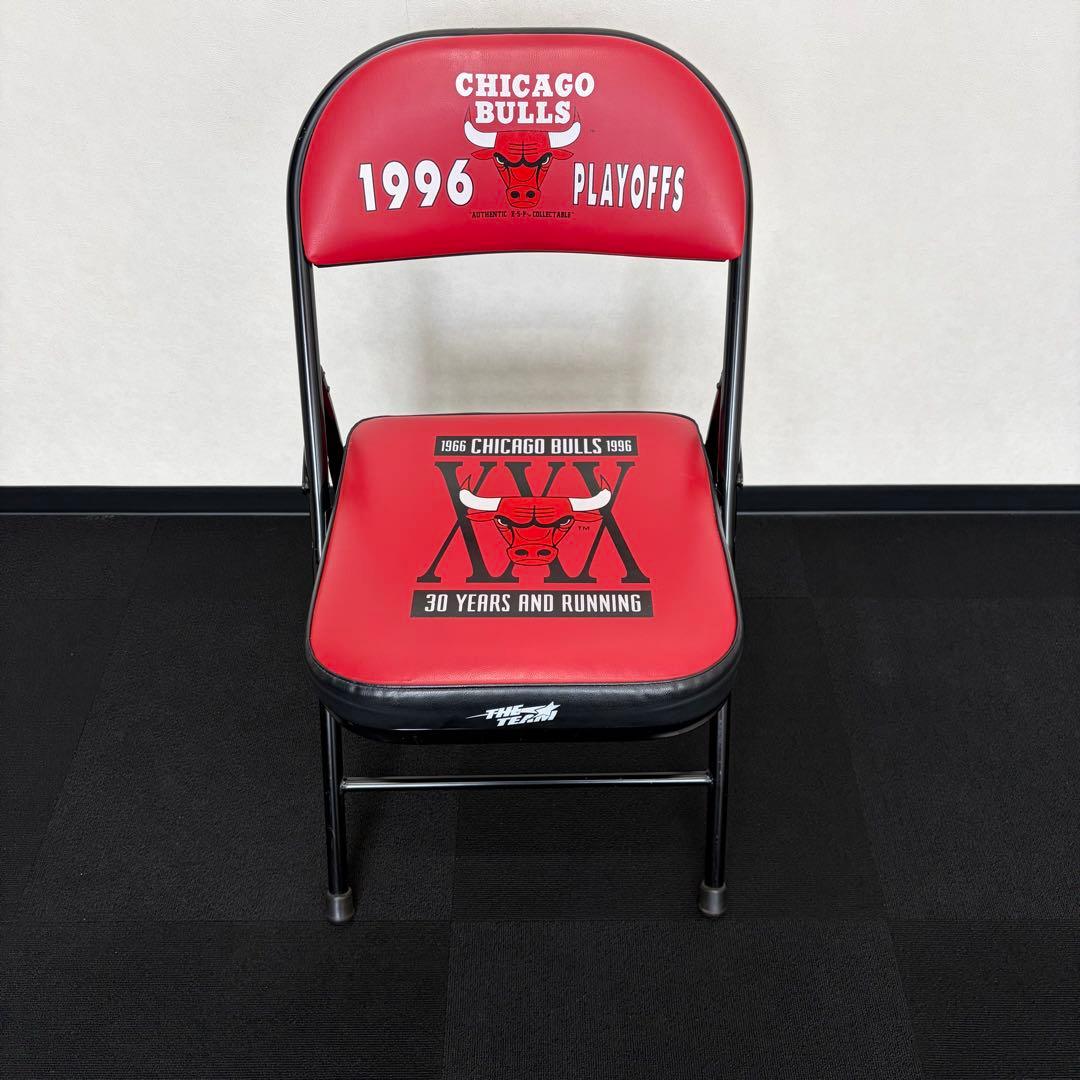 シカゴ　ブルズ　折りたたみチェア PLAYOFFS 30周年 赤