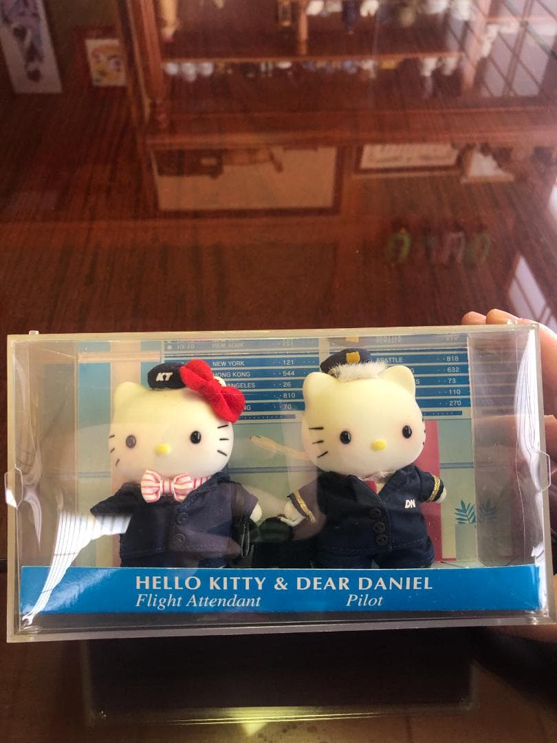SALE ハローキティ & ダニエル フライトアテンダント・パイロット