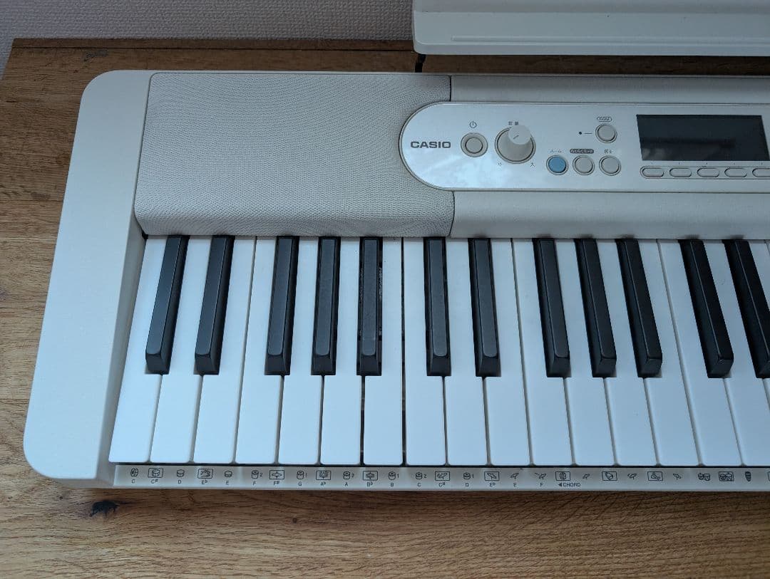 21年製　LK-520CASIO 電子キーボード 61鍵盤 ホワイト