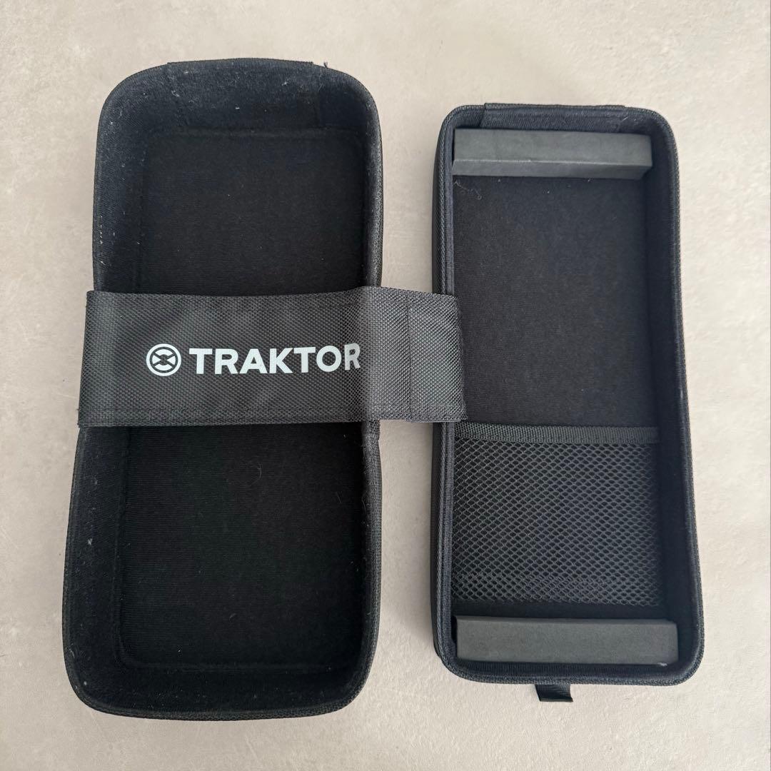 TRAKTOR KONTROL X1 mk2（専用ケース付き） ①
