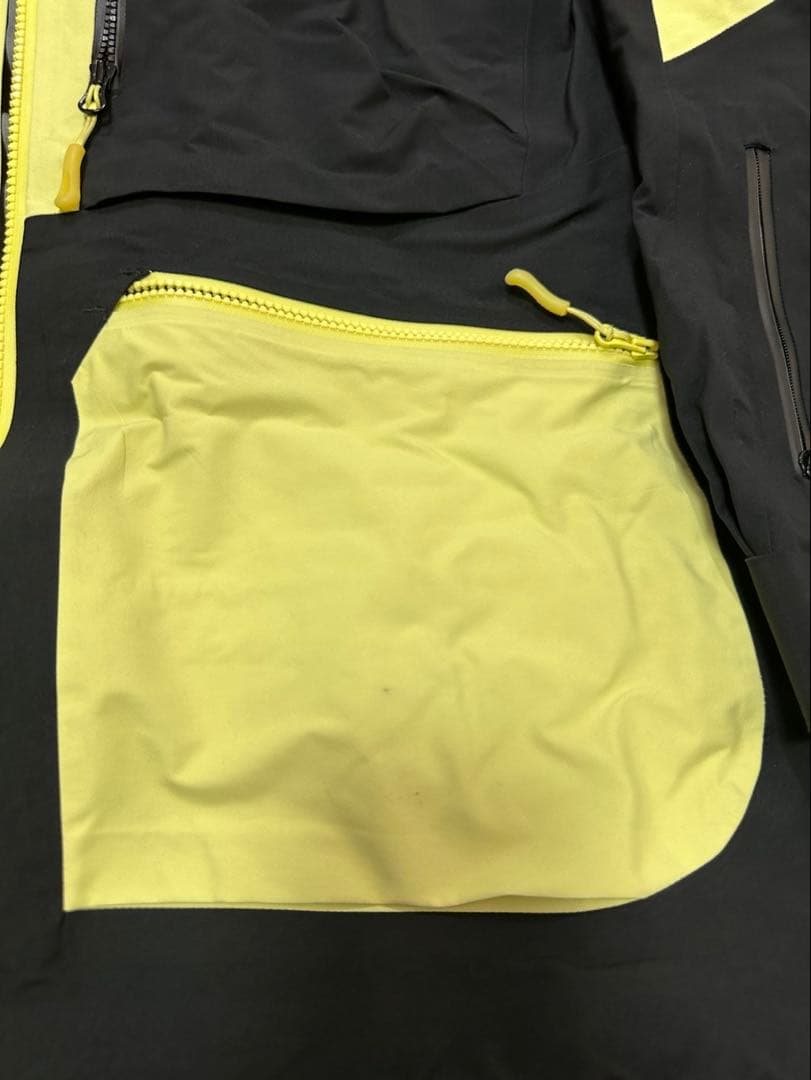 値下げしました最高機種　SALOMON スキーウェアセット イエロー/ブラック