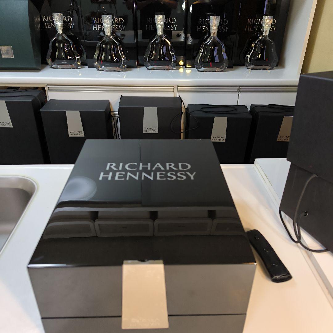 こだ 正規品のヘネシー リシャール、未開封、専用箱、外箱 、カード付き