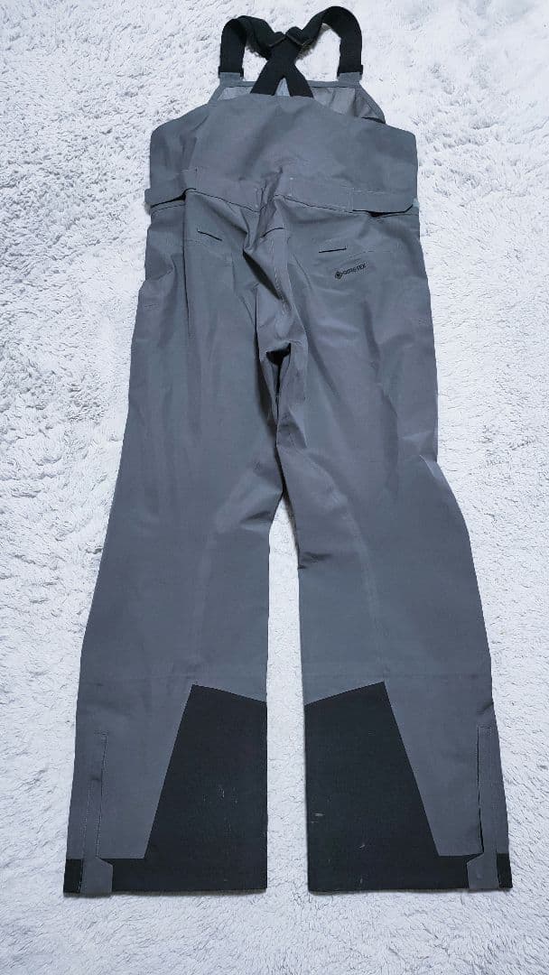 ✨定価半額以下✨《GOLDWIN ゴールドウイン》パンツ