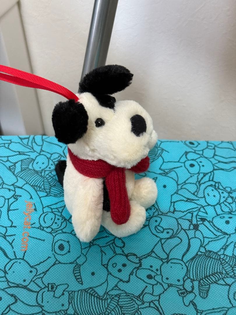 ぬいぐるみ  Bashful Puppy Decoration