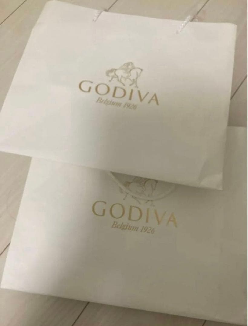 期間限定品　ゴディバ ラグジュアリーボックス チョコレート　定価23,396円