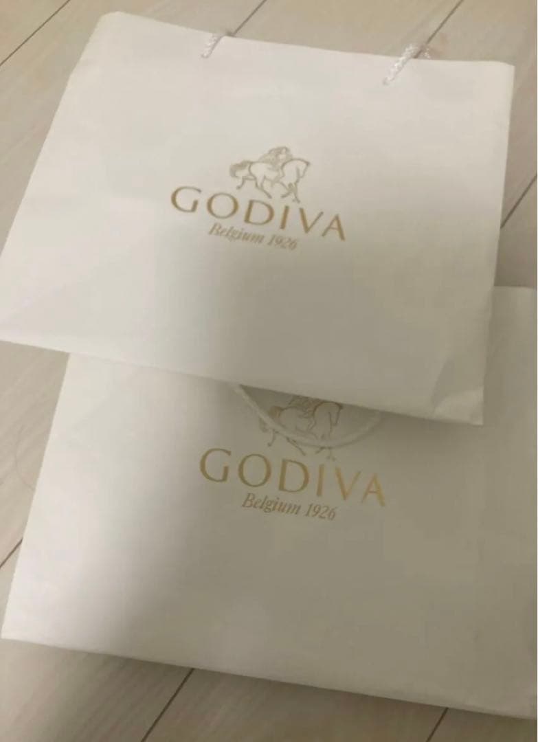 期間限定品　ゴディバ ラグジュアリーボックス チョコレート　定価23,396円