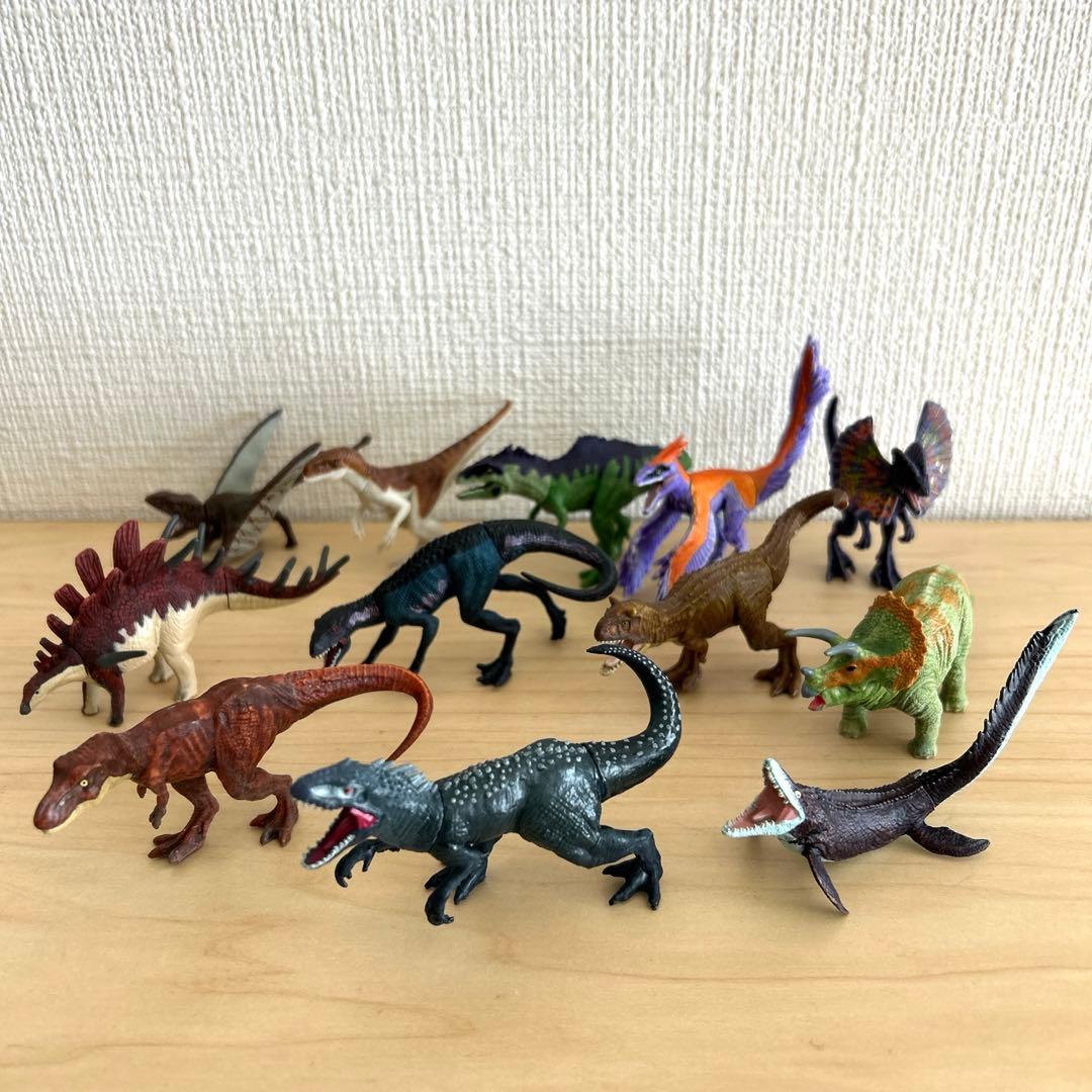 キャプティブズ ジュラシックワールド カラーチェンジ 恐竜 フィギュア コンプ