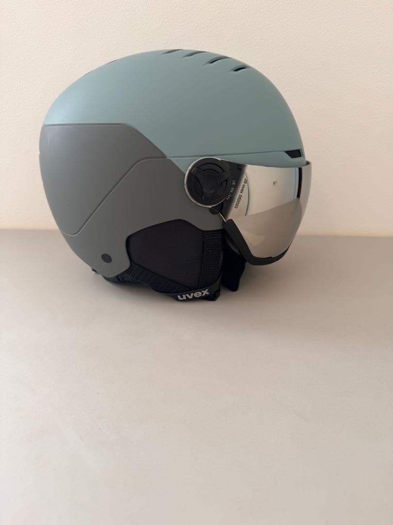 美品！uvex バイザー付ヘルメット グレイシャー/ライノーマット 54-58