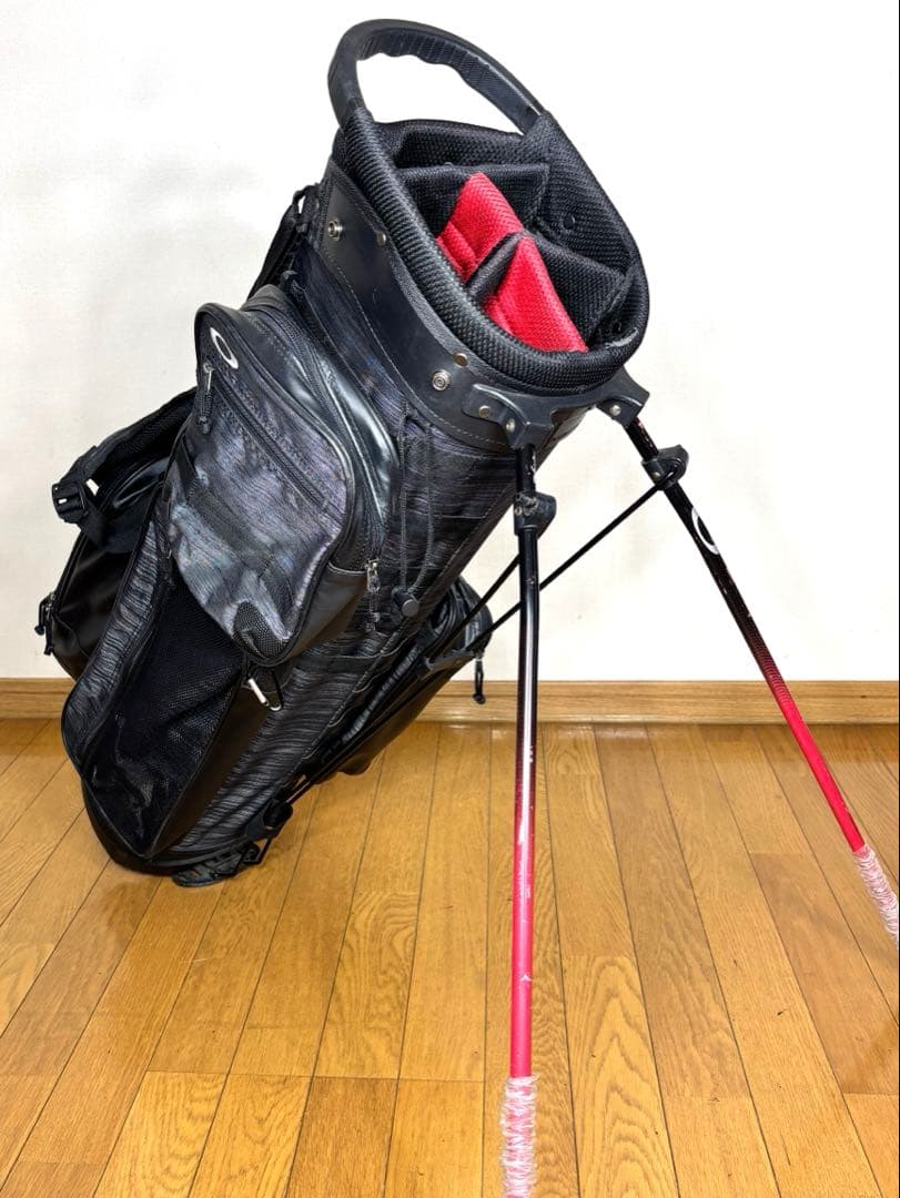 【OAKLEY RED CODE】キャディバッグ フード付き　オークリー　ゴルフ
