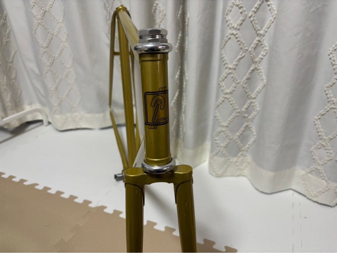 ゴールド ピストフレーム