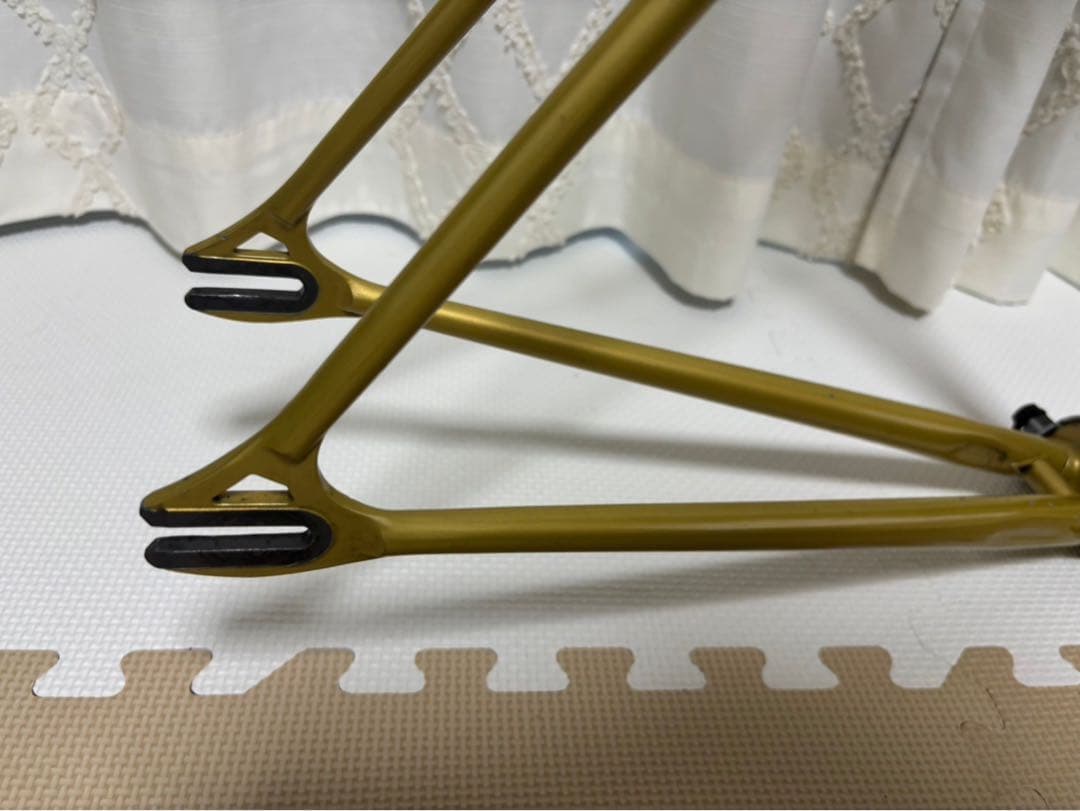 ゴールド ピストフレーム