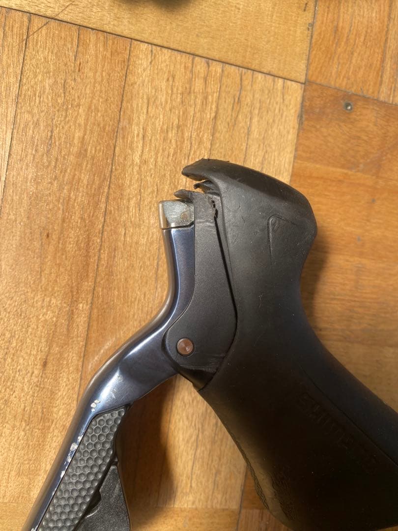 ST-6870 ULTEGRA シフター・レバー 破損あり