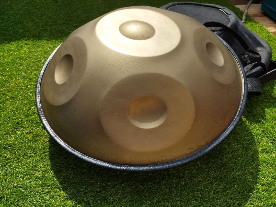 ハンドパン 45cm 6音 ケース付 スイスA3 C4 D4 E4 F4 G4）