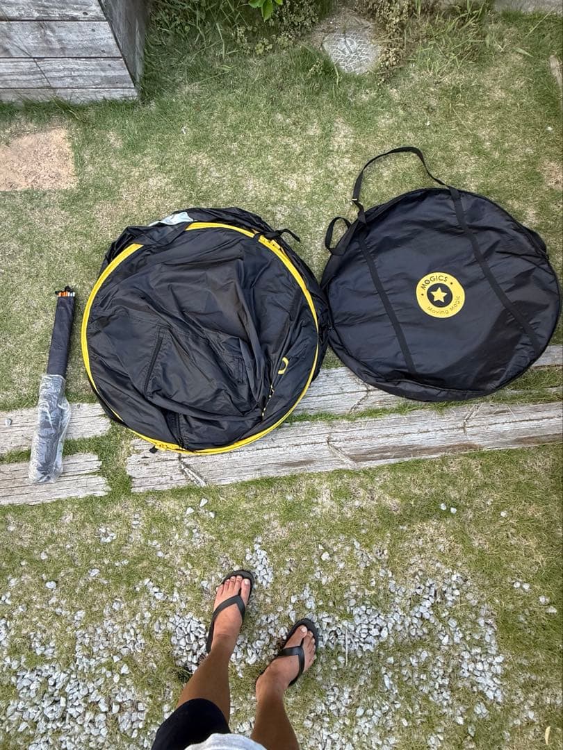 MOGIC キャンプテント 黒 メッシュ窓付き