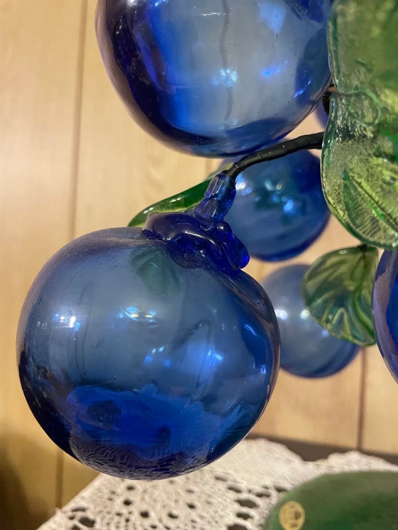 沖縄吹きガラス　青色ガラス果実の装飾木