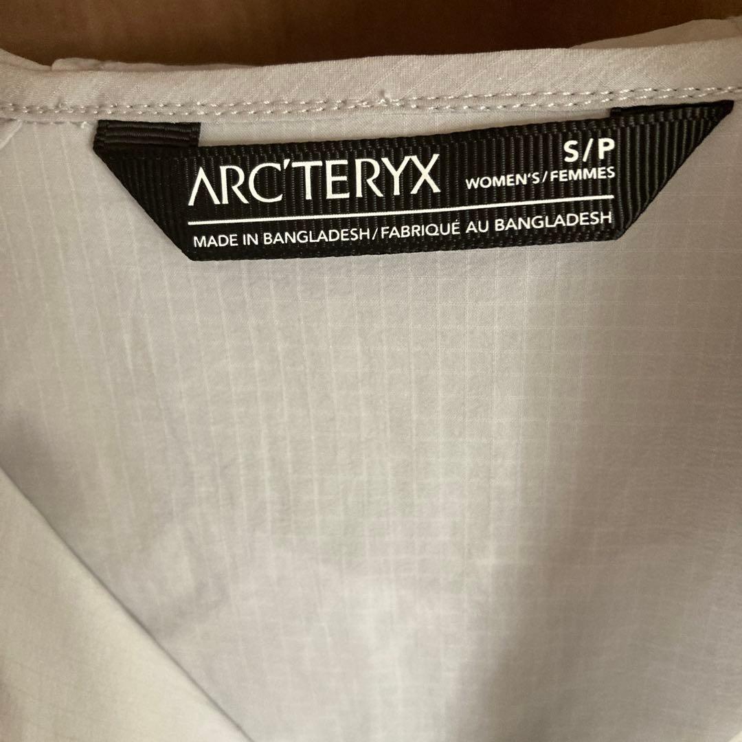ARC'TERYX 軽量　フーディ