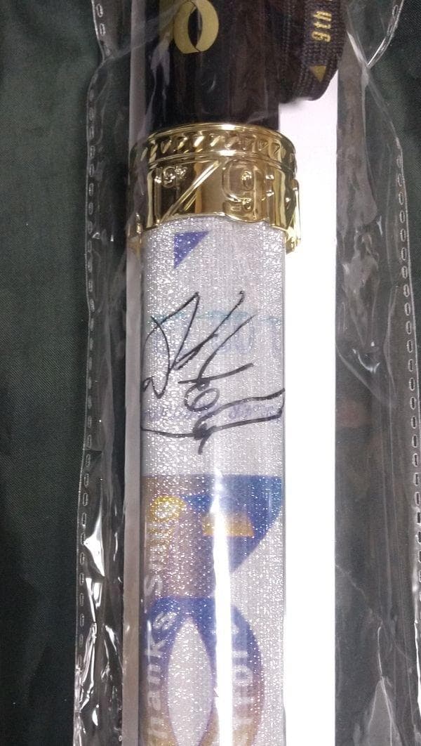 乃木坂46 生田絵梨花 抽プレ 直筆サイン入りスティックライト 証明書付