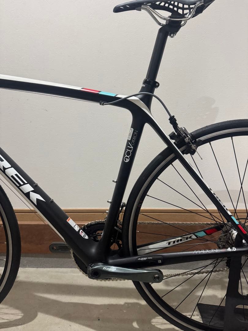 フルカーボンロードバイク　TREK MADONE 4.5