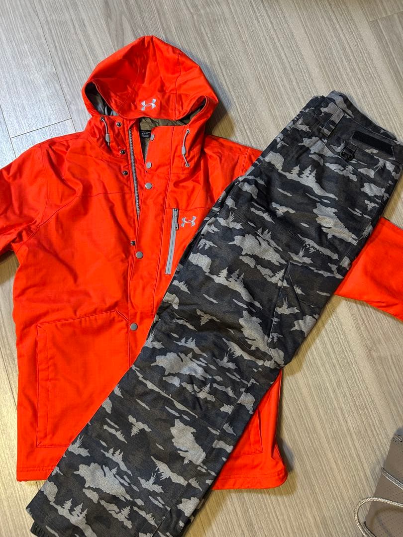 『早い者勝ち￼！！！』UNDER ARMOUR スキーウェア上下セット