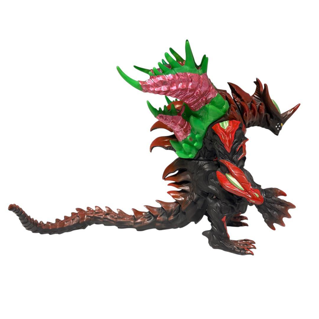 禍々アークベリアル 中国 無版権 パチ ソフビ 怪獣 ウルトラマン 特撮