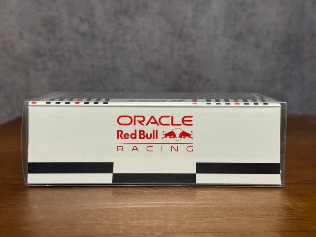 オラクル レッドブルレーシングRB21角田裕毅 日本GP 2025 ミニカー