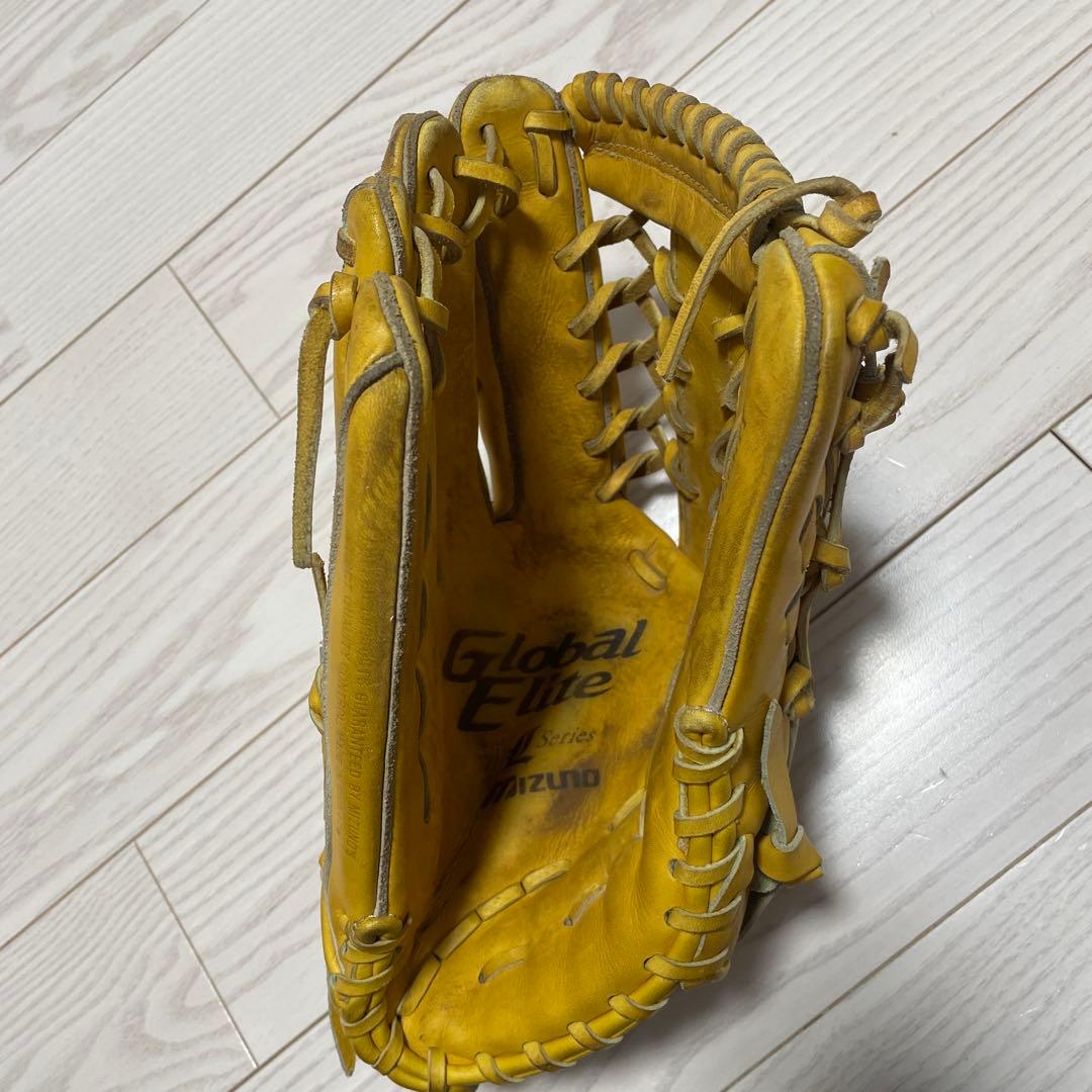 ミズノ グローバルエリート　硬式グローブ イエロー 左投げ外野手用