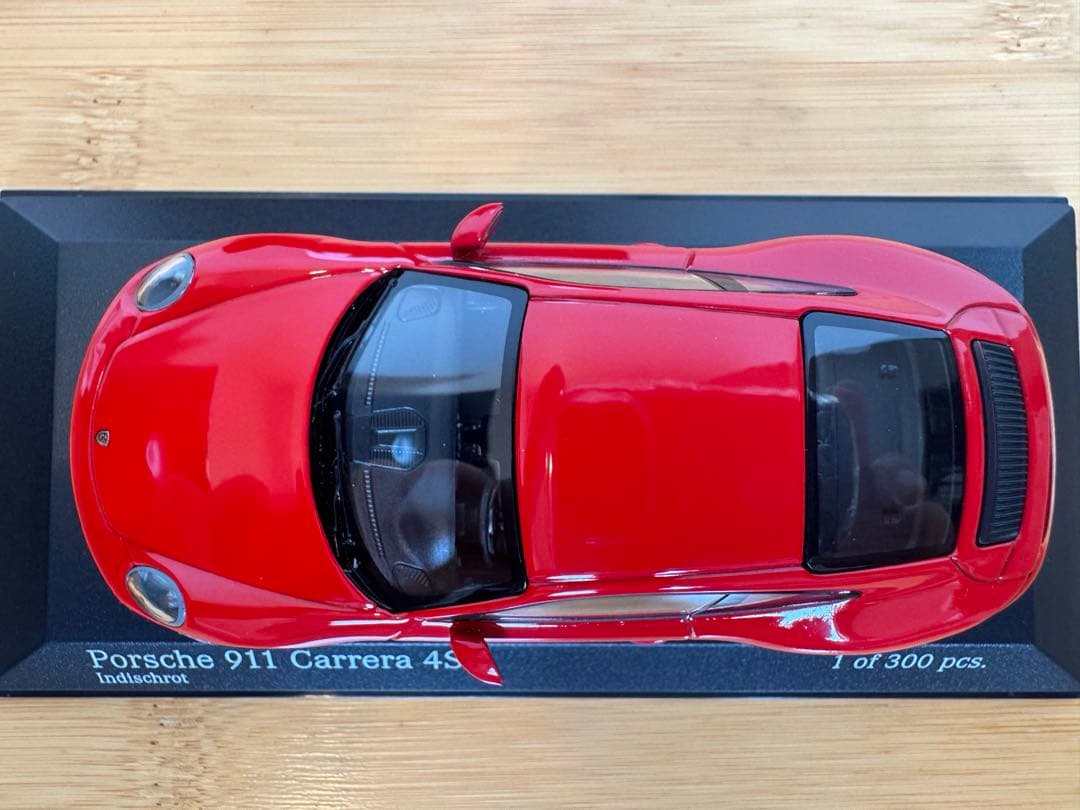 【MINICHAMPS】限定300台 Porsche 911 Carrera4S