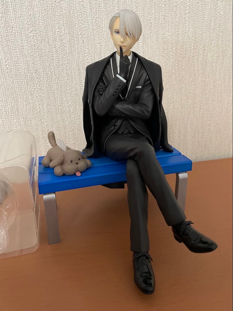 ユーリ!!! on ICE ヴィクトル・ニキフォロフ フィギュア 特典付き