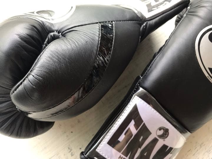 グラント社 GRANT ボクシンググローブ 10oz 「クリード2」モデル