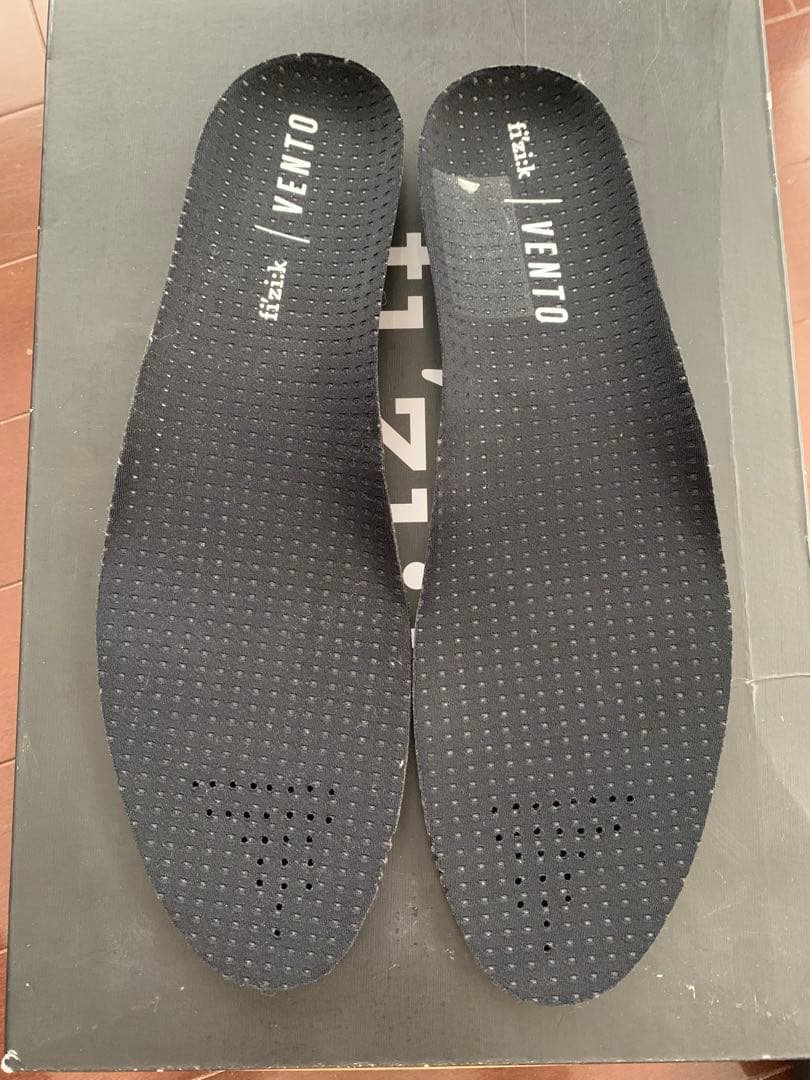 fizik Vento ブラックシューズ