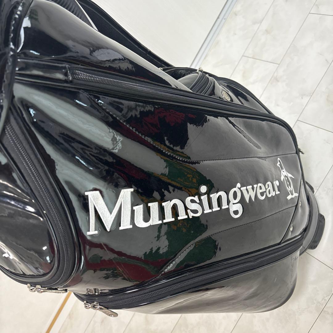 マンシングウェア MUNSINGWEAR ブラック エナメルキャディーバッグ