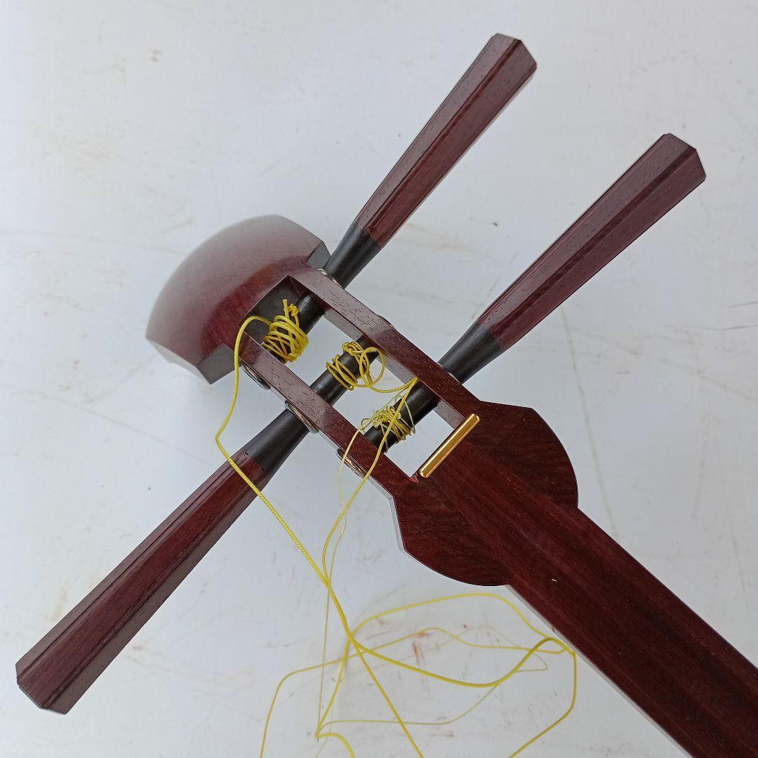 3152)三味線　子持綾杉胴　棹２５ｍｍ／２本溝金ホゾ