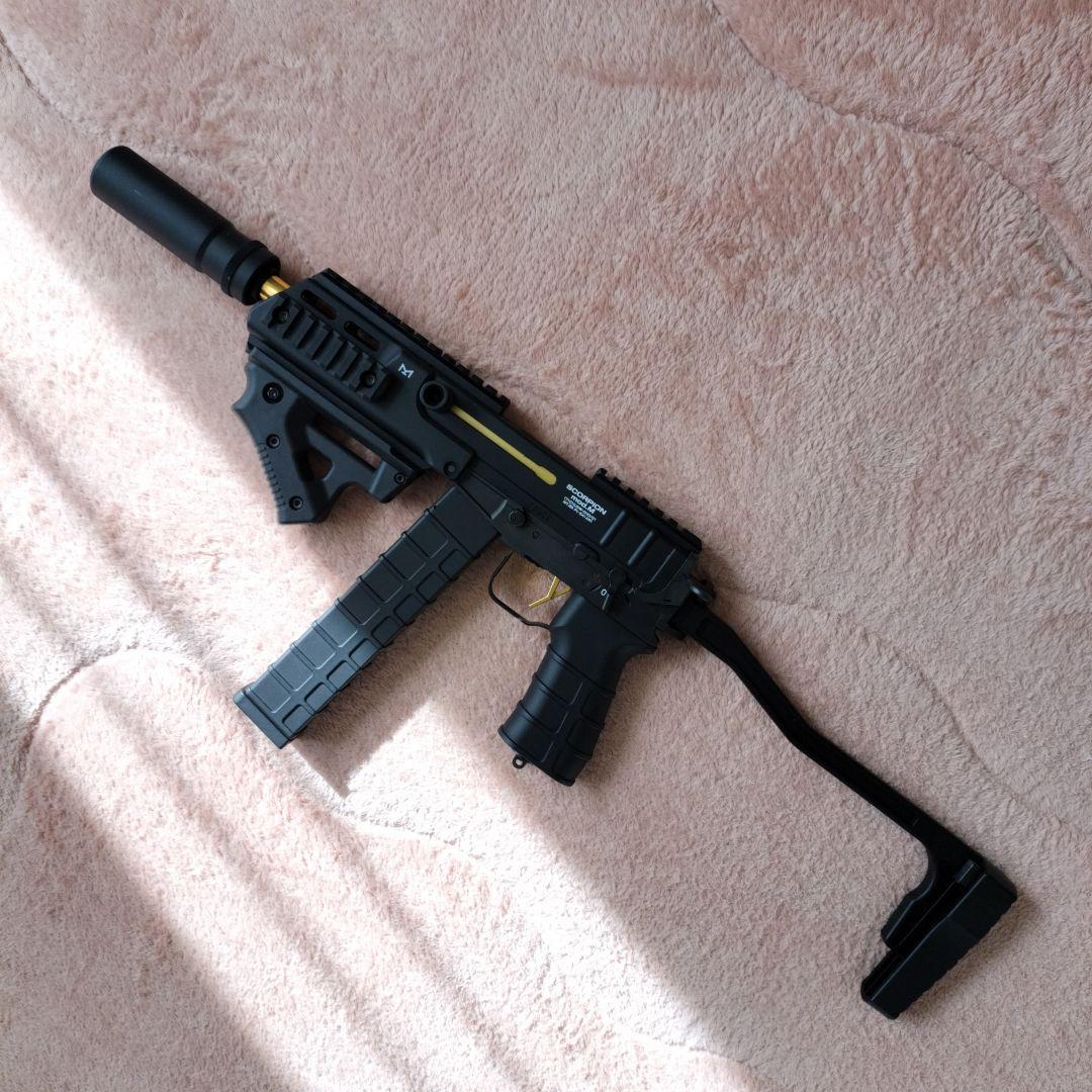 東京マルイ　スコーピオン　電動ガンSCORPION リポ電池付　弾倉２本付