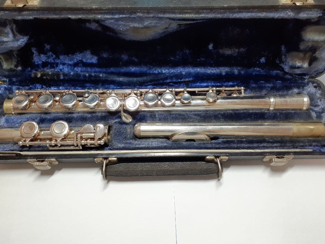 W.T. Armstrong Model 104 フルート ケース付き