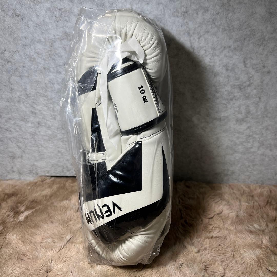 新品　Venum Elite ボクシンググローブ