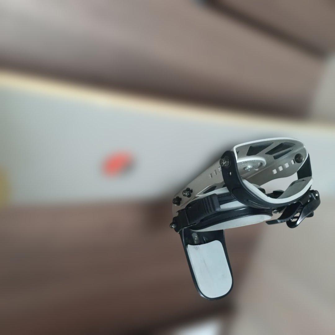 スノーボード グレーオレンジデザイン ビンディング、バック付き