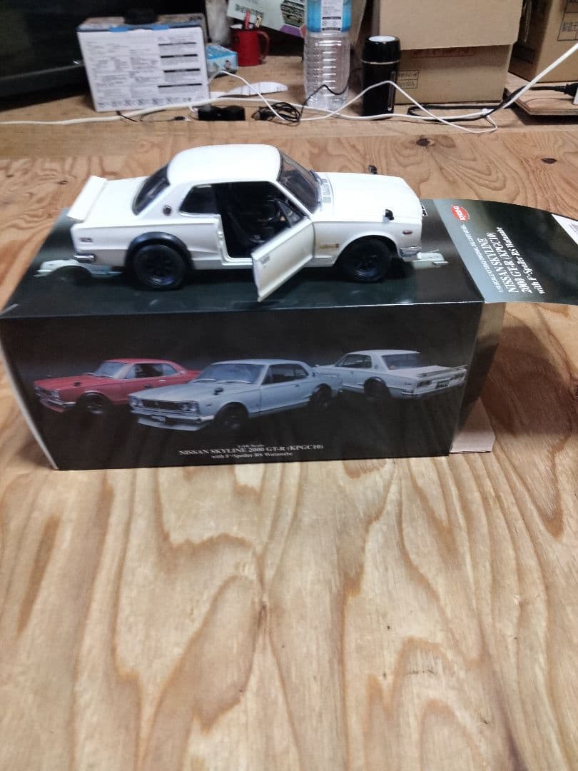 スカイライン GT-R 1/18 ホワイト
