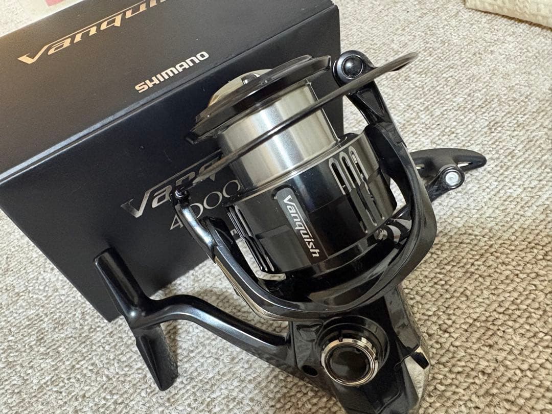 【極美品】シマノ 19 ヴァンキッシュ 4000XG（実釣1回のみ）