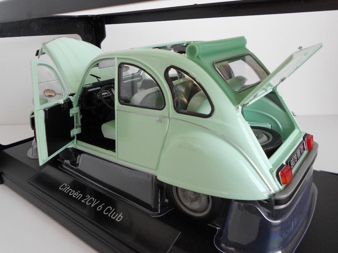 美品　1/18　ノレブ　シトロエン　2CV　ミントグリーン
