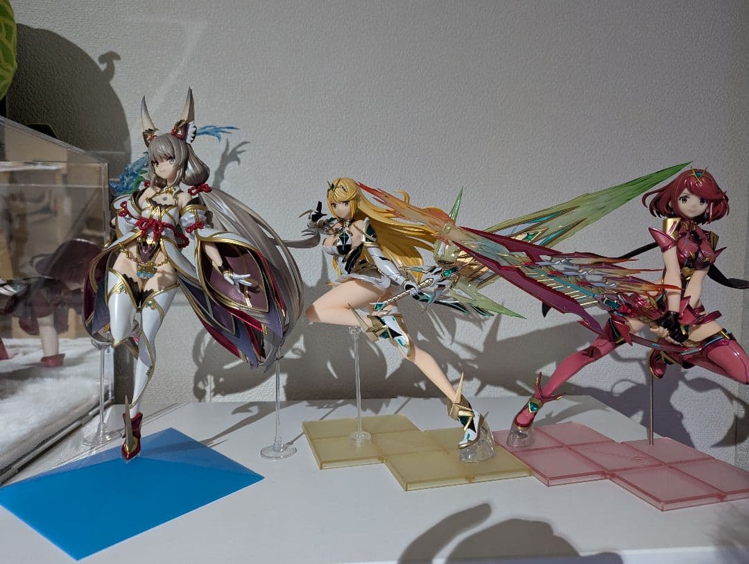 ゼノブレイド2 ホムラ・ヒカリ・ニア フィギュア+ホムヒカamiibo+プレート