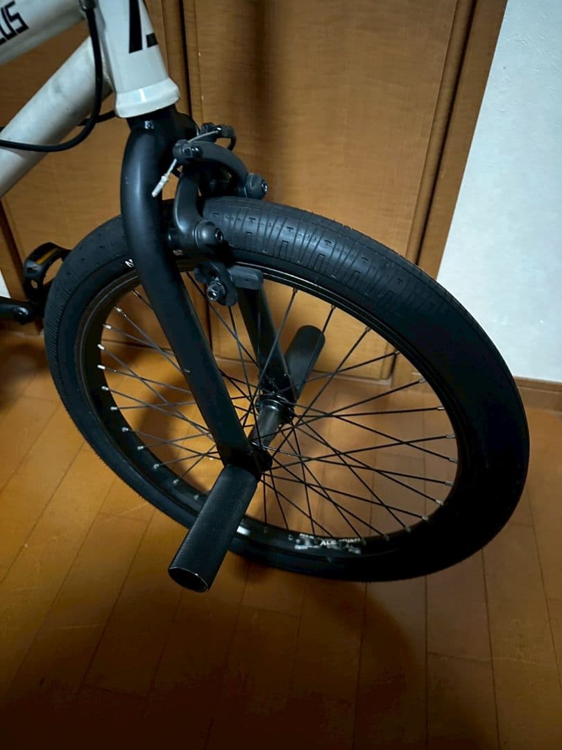 アーレスバイク AERIS BMX ホワイト(直接受け取りに来られる方限定)