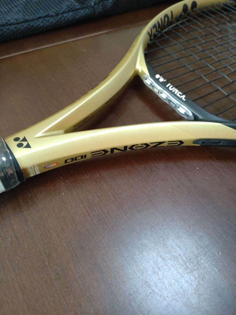 テニスラケット　YONEX　ezone 大坂なおみモデル