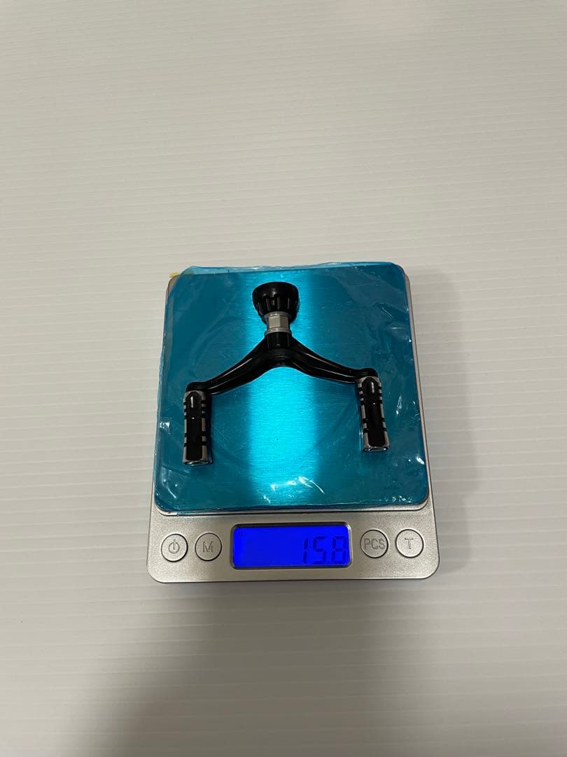 新品未使用　超軽量　ダブルハンドル　ダイワ　ブラック シルバー　34 似