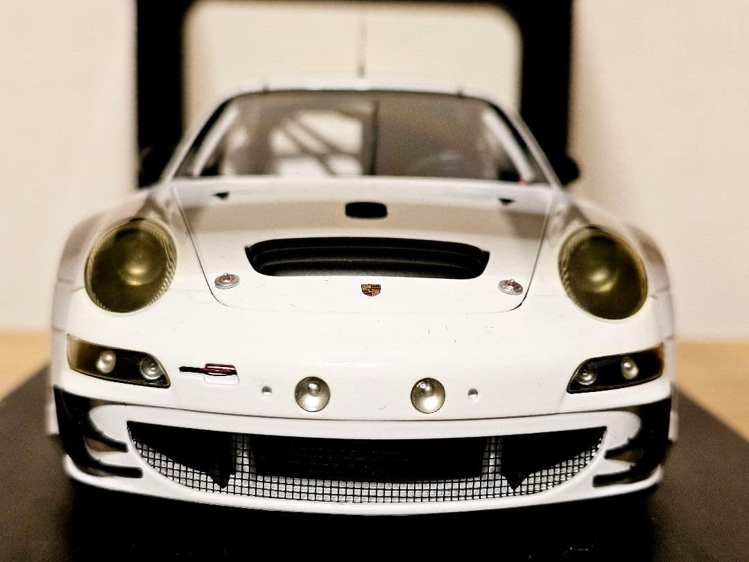 オートアート1/18 ポルシェ911(997) GT3RSR 2009