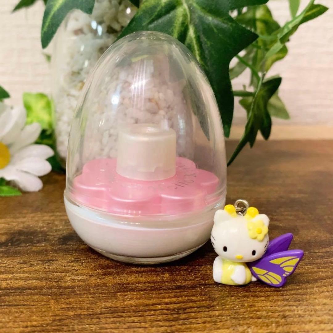 ⭐︎希少⭐︎ハローキティ ネイルカラー　コスメ　マニキュア　マスコット　蝶　当時物